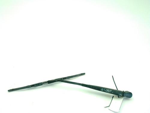 Used Rear windshield wiper arm SUZUKI GRAND VITARA I (FT, HT) 2.0 HDI 110 16V 4x4 (SQ420D, TD83V, JA420WD) (109 hp) 30099313
