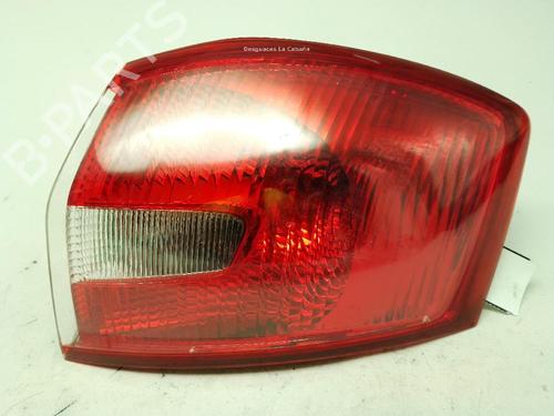 right-taillight-ford-kuga-i-2008-2009-2010-2011-2012-40442216 main image