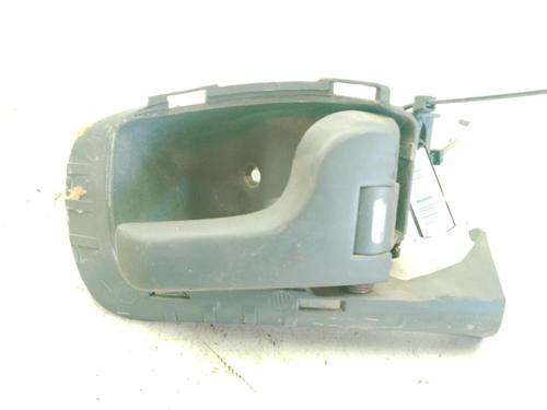Used Front right interior door handle MERCEDES-BENZ VITO Van (W638) 112 CDI 2.2 (638.094) (122 hp) 27587787
