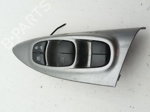 Used Left front window switch Left front window switch NISSAN JUKE (F15) 1.6 (117 hp) 20302033 20302033