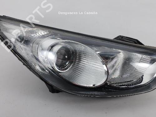 Used Right headlight HYUNDAI ix35 (LM, EL, ELH) 1.7 CRDi (116 hp) 31988789