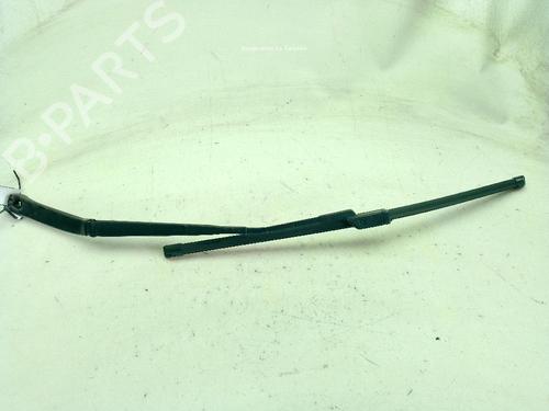 front-windshield-wiper-arm-fiat-tipo-hatchback-356_-357_-2016-27889210 main image