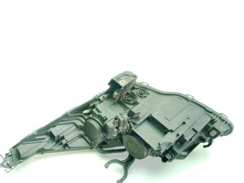 Right headlight PEUGEOT 5008 (0U_, 0E_) 2.0 HDi 150 / BlueHDi 150 | BP29861187C29