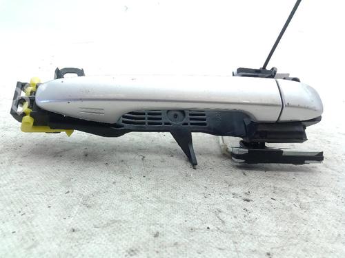 front-right-exterior-door-handle-toyota-prius-plus-_w4_-2011-24044085 main image