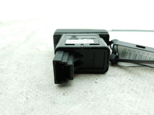 Warning switch MAZDA 6 Estate (GJ, GL) 2.2 D | BP39580130I22 - Image 2