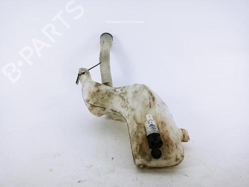 Used Windscreen washer tank Windscreen washer tank 39580729 39580729