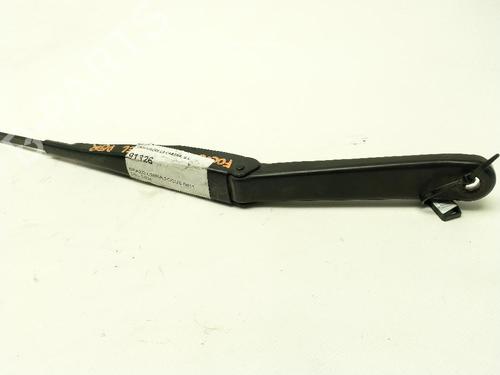 Used Front windshield wiper arm Front windshield wiper arm 37019217 37019217