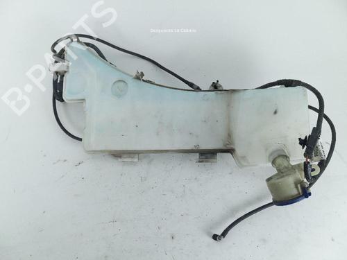 Used Windscreen washer tank PEUGEOT 5008 II (MC_, MJ_, MR_, M4_) 1.5 BlueHDi 130 (MCYHZJ, MCYHZR, MCYHZX) (131 hp) 24041701