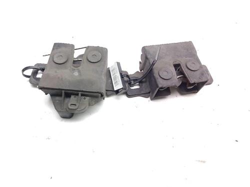 hood-lock-jaguar-f-pace-x761-2015-30959578 main image
