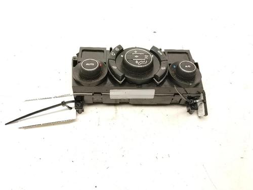 Used Climate control Climate control PEUGEOT 5008 (0U_, 0E_) 1.6 HDi (110 hp) 40061878 40061878