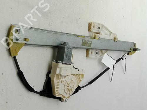 Rudehejsemekanisme Højre bagtil Rudehejsemekanisme Højre bagtil AUDI Q5 (8RB) 2.0 TDI quattro (170 hp) 33905366 33905366