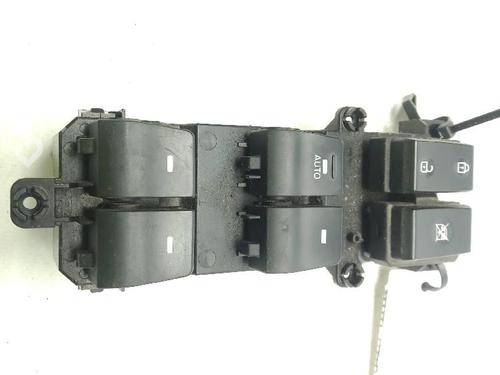 Used Left front window switch HYUNDAI TUCSON (TL, TLE) 2.0 CRDi (136 hp) 31989358