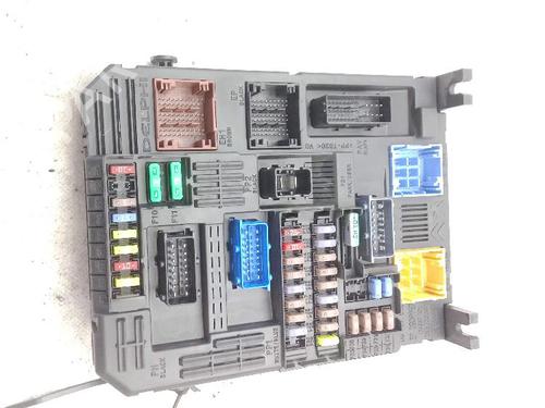 Used Fuse box Fuse box 39579627 39579627