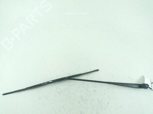 Used Front windshield wiper arm Front windshield wiper arm RENAULT MASTER I Van (T__) 28-35 2,5 D (75 hp) 24041432 24041432
