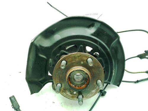 Fusee rechts voor TOYOTA AURIS (_E18_) 1.8 Hybrid (ZWE186_, ZWE186R) (136 hp) 32182798