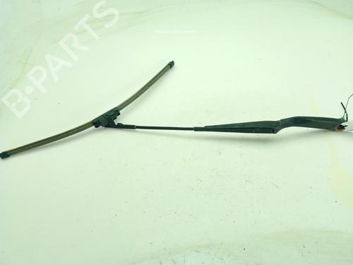 Used Front windshield wiper arm VW POLO (9N_, 9A_) 1.4 (83 hp) 27173316