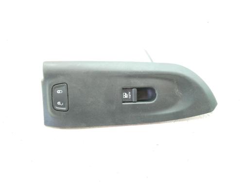 right-front-window-switch-fiat-500x-334_-2014-24050757 main image
