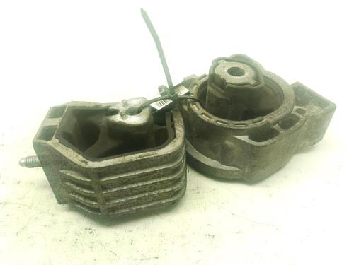 Used Engine mount Engine mount MERCEDES-BENZ B-CLASS Sports Tourer (W245) B 180 CDI (245.207) (109 hp) 32490663 32490663