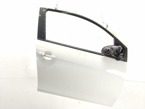 right-front-door-toyota-aygo-_b4_-2014-36404955 main image