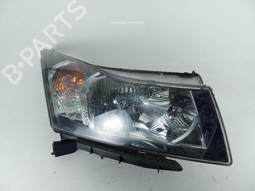 Used Right headlight CHEVROLET CRUZE (J300) 2.0 CDI (163 hp) 24121586