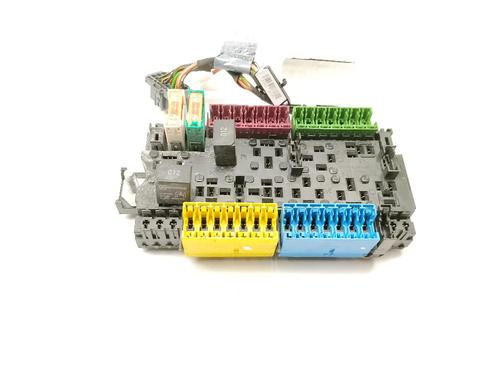 Used Fuse box Fuse box 39399091 39399091
