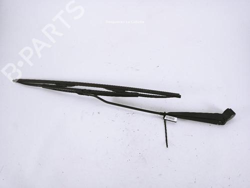 Used Front windshield wiper arm NISSAN PICK UP (D22) 2.5 dCi 4WD (133 hp) 31988775
