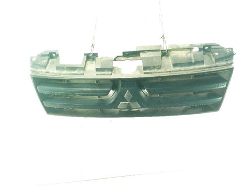 Used Grille MITSUBISHI PAJERO IV (V8_W, V9_W) 3.2 DI-D 4WD (V98W, V88W) (200 hp) 30271043