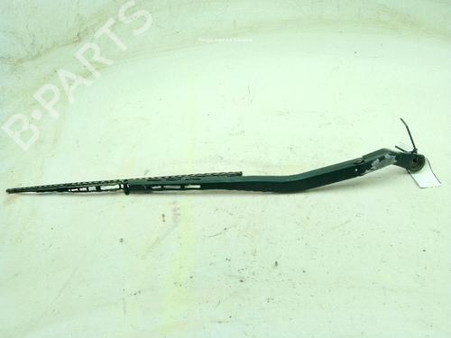 Used Front windshield wiper arm AUDI A4 B6 (8E2) 2.5 TDI (155 hp) 25753790