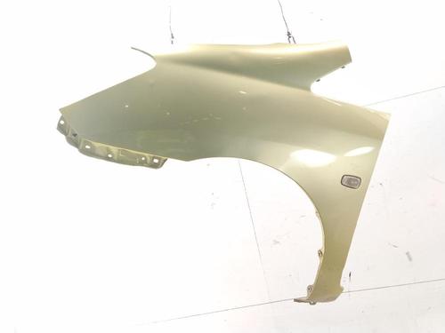 left-front-fenders-toyota-corolla-verso-_e12_-2001-2002-2003-2004-2005-2006-2007-32280289 main image