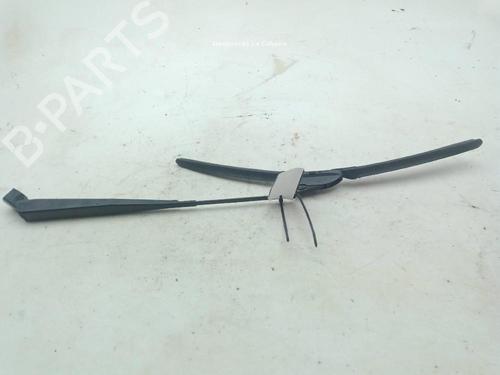 Used Front windshield wiper arm NISSAN TERRANO II (R20) 2.7 TDi 4WD (125 hp) 20702405