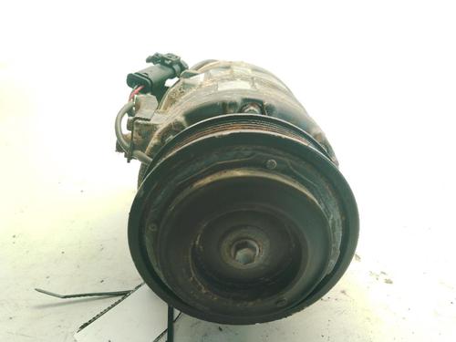 left-front-fenders-alfa-romeo-33-sportwagon-905_-17-905b3c-1984-1985-1986-1987-1988-1989-18370700 main image