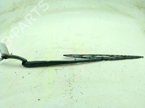 Used Front windshield wiper arm AUDI A4 B6 (8E2) 2.5 TDI (155 hp) 25753800