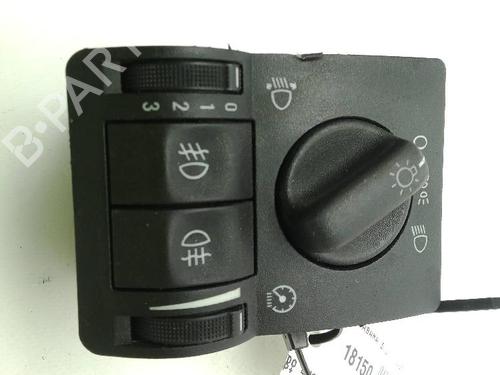 Used Headlight switch OPEL ZAFIRA A MPV (T98) 2.2 DTI 16V (F75) (125 hp) 32204082