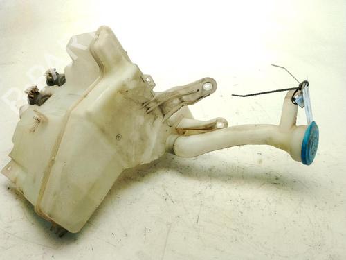 Used Windscreen washer tank SUZUKI GRAND VITARA II (JT, TE, TD) 1.9 DDiS All-wheel Drive (JT419, TD44, JB419WD, JB419XD,... (129 hp) 29908507