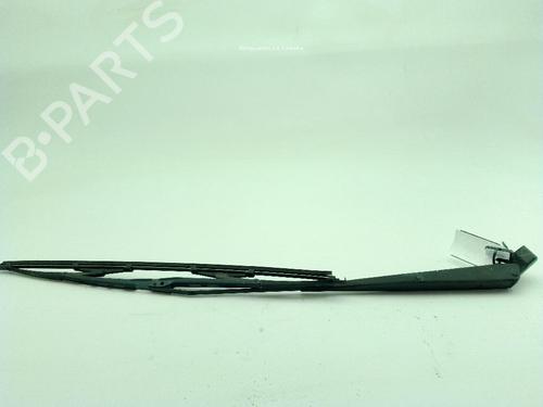 Used Front windshield wiper arm NISSAN TERRANO II (R20) 2.7 TD 4WD (101 hp) 30191682
