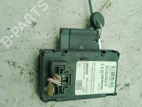 Used Card reader RENAULT MEGANE II Estate (KM0/1_) 1.9 dCi (KMRG, KM1G, KM0G, KM2C) (120 hp) 27534517