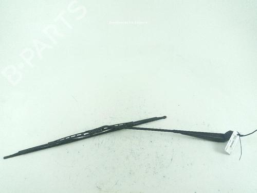Used Front windshield wiper arm Front windshield wiper arm RENAULT MASTER I Van (T__) 28-35 2,5 D (75 hp) 24041218 24041218