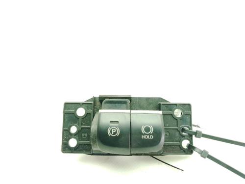 switch-toyota-corolla-saloon-_e21_-2019-33426329 main image