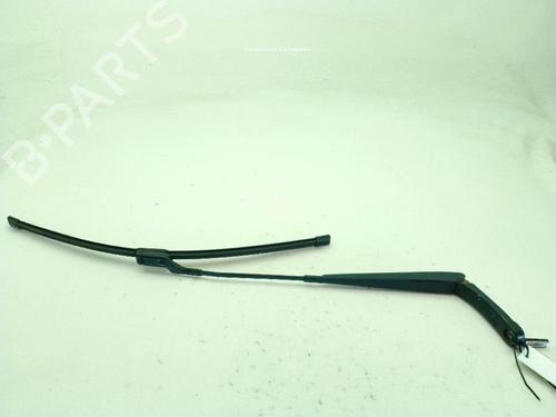 Used Front windshield wiper arm VW TOURAN (1T1, 1T2) 1.9 TDI (105 hp) 28838908