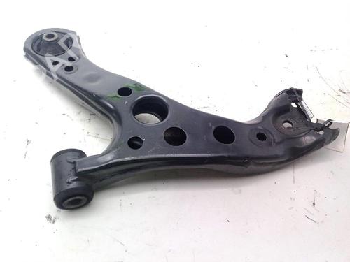 Used Right front suspension arm TOYOTA COROLLA Hatchback (_E21_, _EA1_, _EH1_) 1.8 Hybrid (ZWE211) (98 hp) 24607330