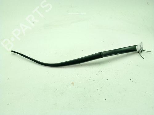 Used Front windshield wiper arm HONDA CR-V IV (RM_) 2.0 iVtec (RE5, RM1) (155 hp) 31125597