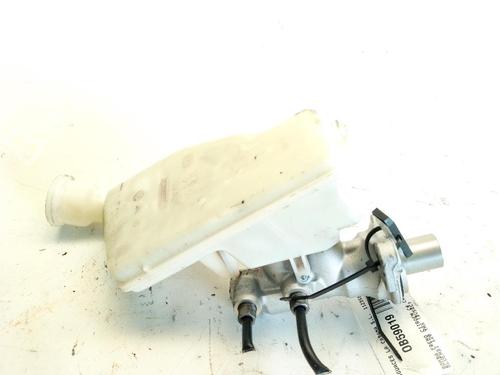 Hovedbremsecylinder CITROËN C4 CACTUS 1.5 BlueHDi 120 (120 hp) 27647780