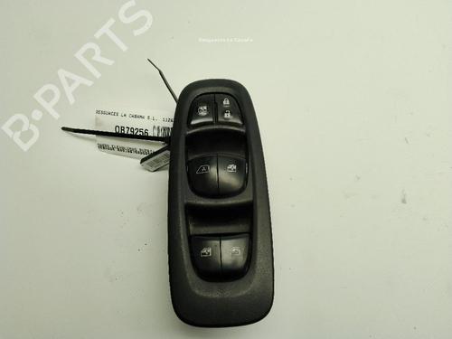 Used Left front window switch RENAULT KADJAR (HA_, HL_) 1.5 dCi 110 (HLA3) (110 hp) 30171009