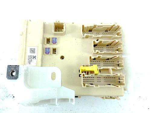 Fuse box TOYOTA AURIS (_E18_) 1.2 (NRE185_, NRE185R) | BP18363200E1