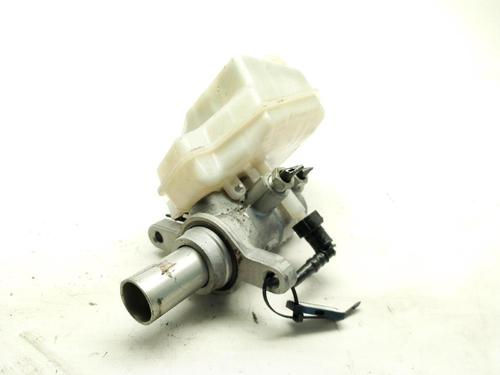 Used Brake master cylinder LAND ROVER DISCOVERY SPORT (L550) 2.2 D 4x4 (150 hp) 24049947