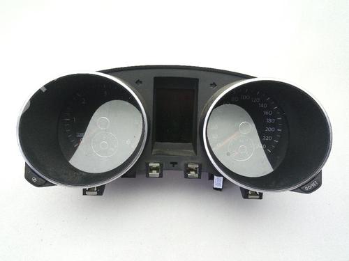 Used Instrument cluster VW GOLF VI (5K1) 1.6 TDI (105 hp) 19040983
