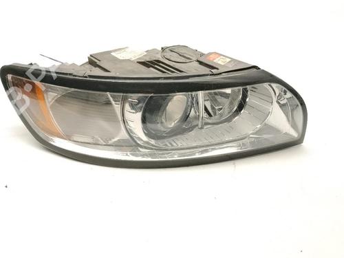 Used Right headlight Right headlight VOLVO V50 (545) 2.0 D (136 hp) 39899943 39899943
