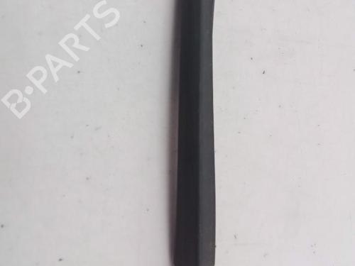 Used Rear windshield wiper arm SEAT LEON (1P1) 1.9 TDI (105 hp) 24045461