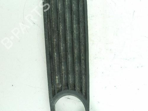 Used Grille Grille 39581146 39581146