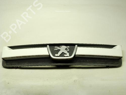 Used Grille Grille 39425220 39425220